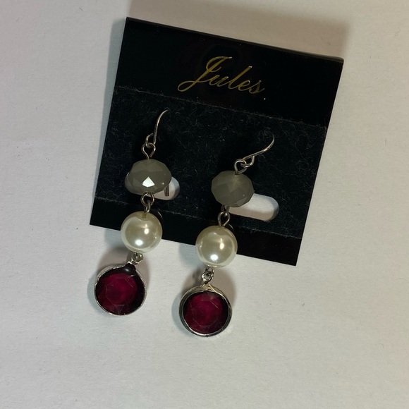 Jules women silver tone pearl and white, purple crystal dangling earrings. NWOT. - Picture 6 of 6